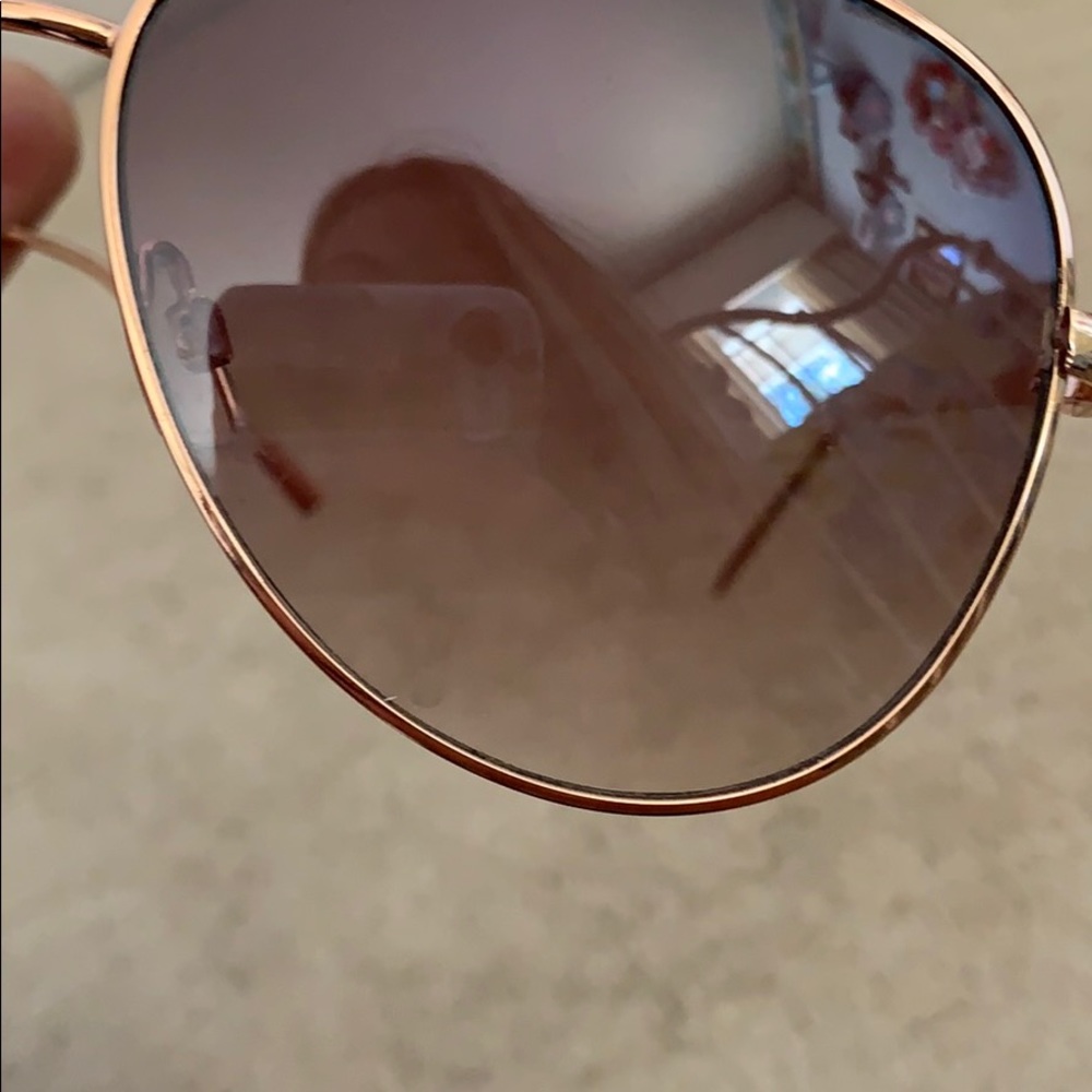 Gold Aviators - Picture 4 of 4
